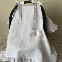 Cubrehuevito con orilla de tira bordada