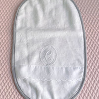 Set de babero y repetidor