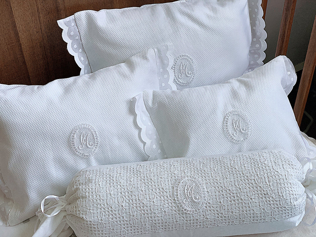 Almohada mediana a juego de las sábanas